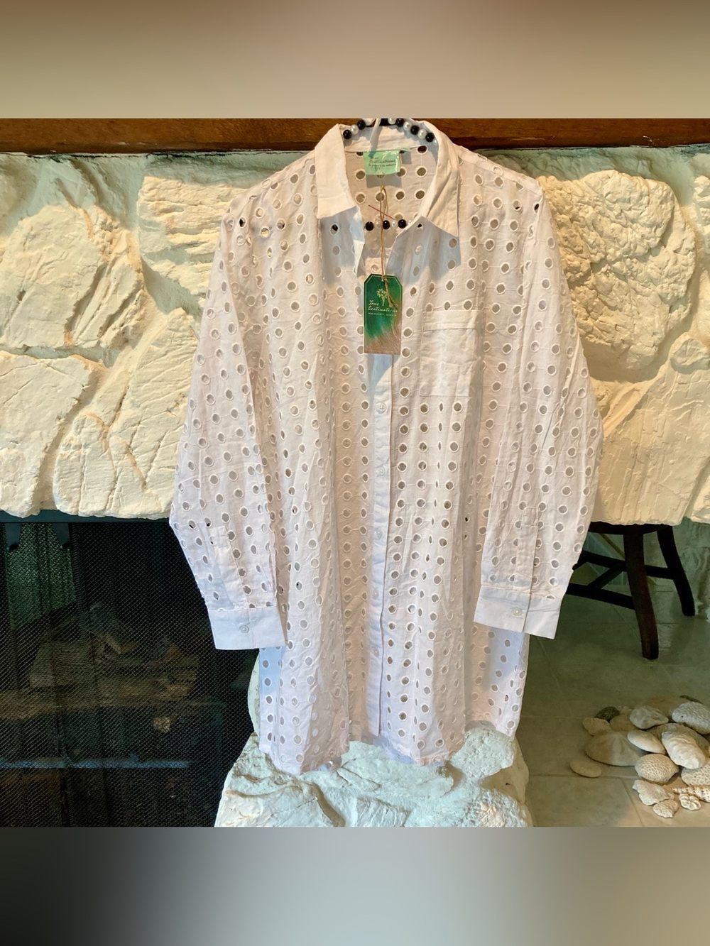 NWT True Destinations brand resort wear long sleeve button up